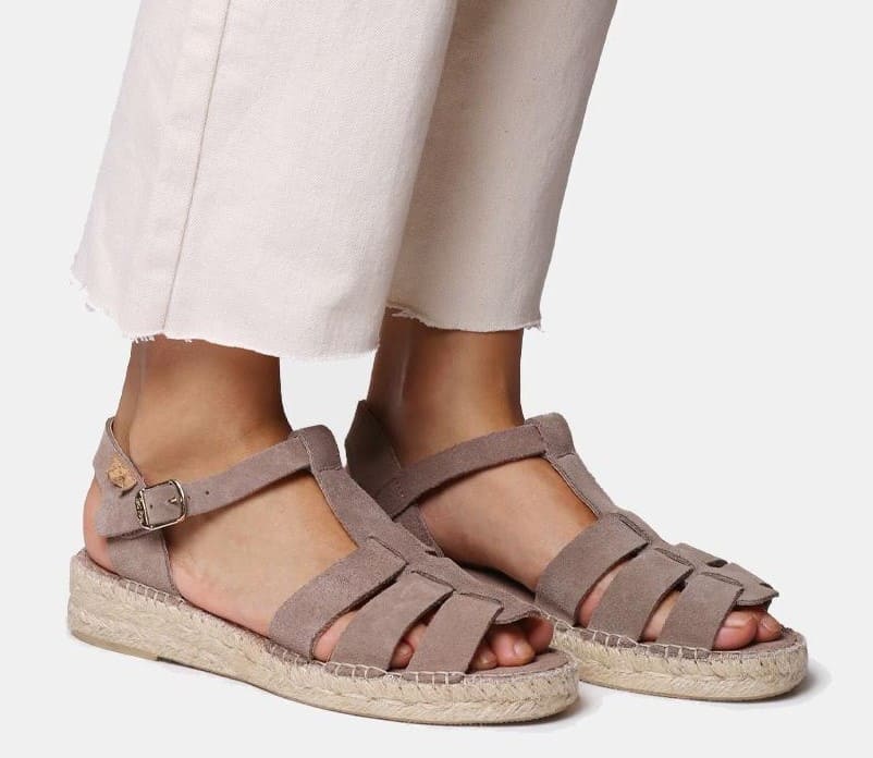 Sandalias cangrejeras planas en ante