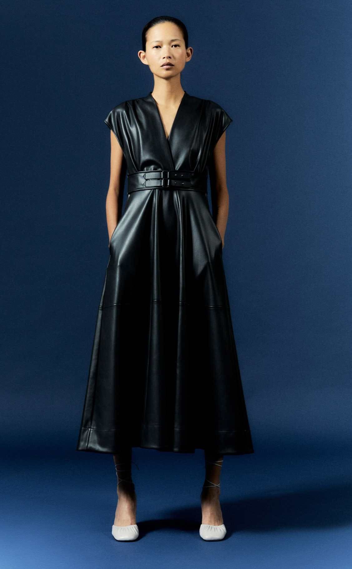 Vestido trabillas cintura de Sfera