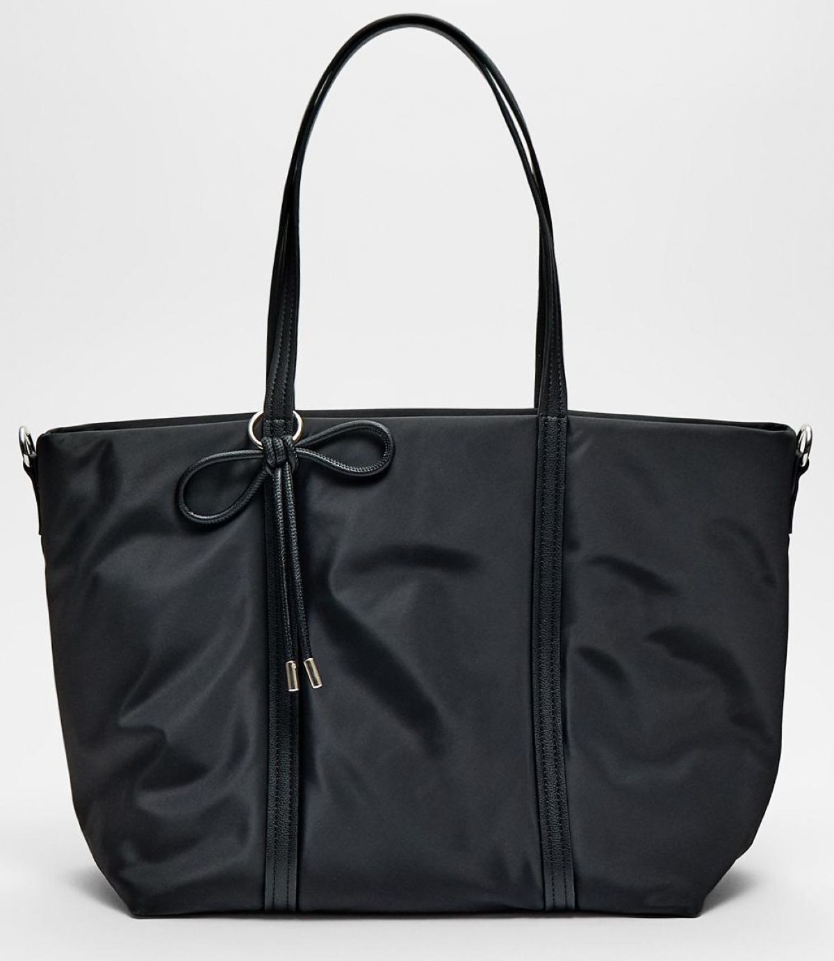 Bolso shopper tejido lazo de Stradivarius