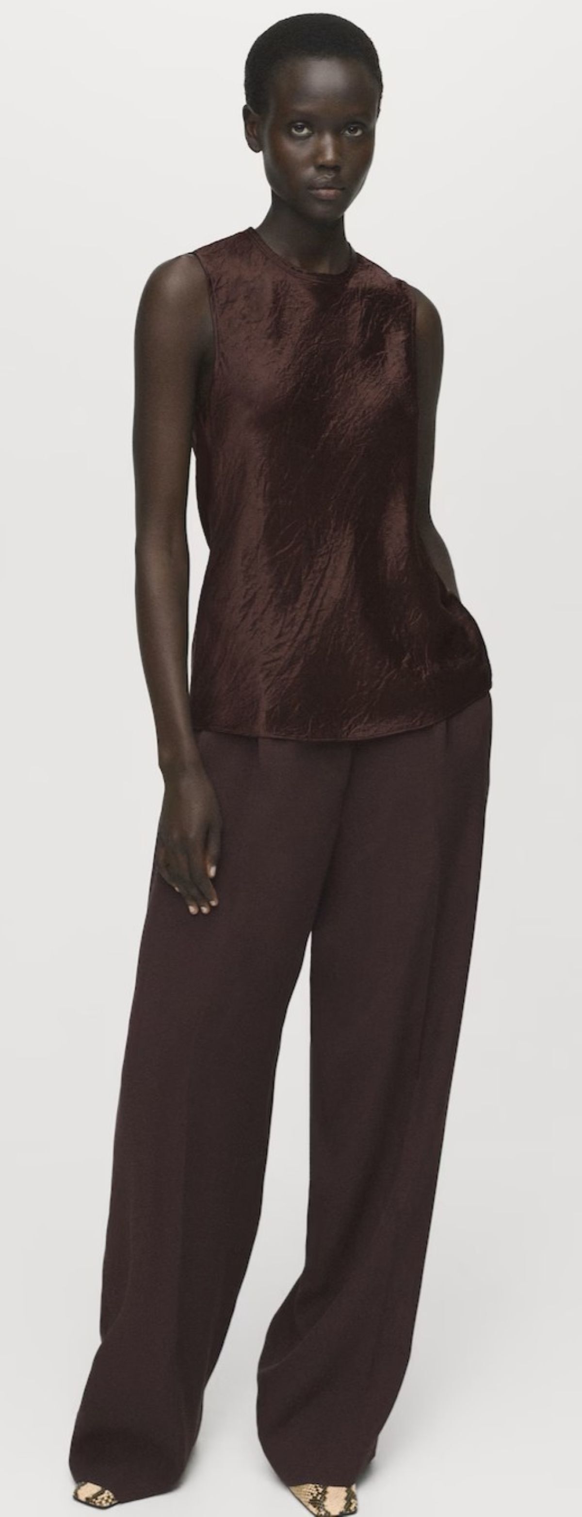 Blusa satinada efecto arrugado de Mango