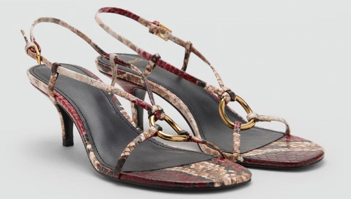 Sandalia tacón detalle anilla de Mango