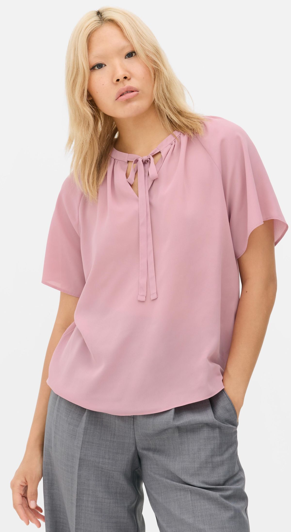 Blusa con lazo en el cuello de Primark