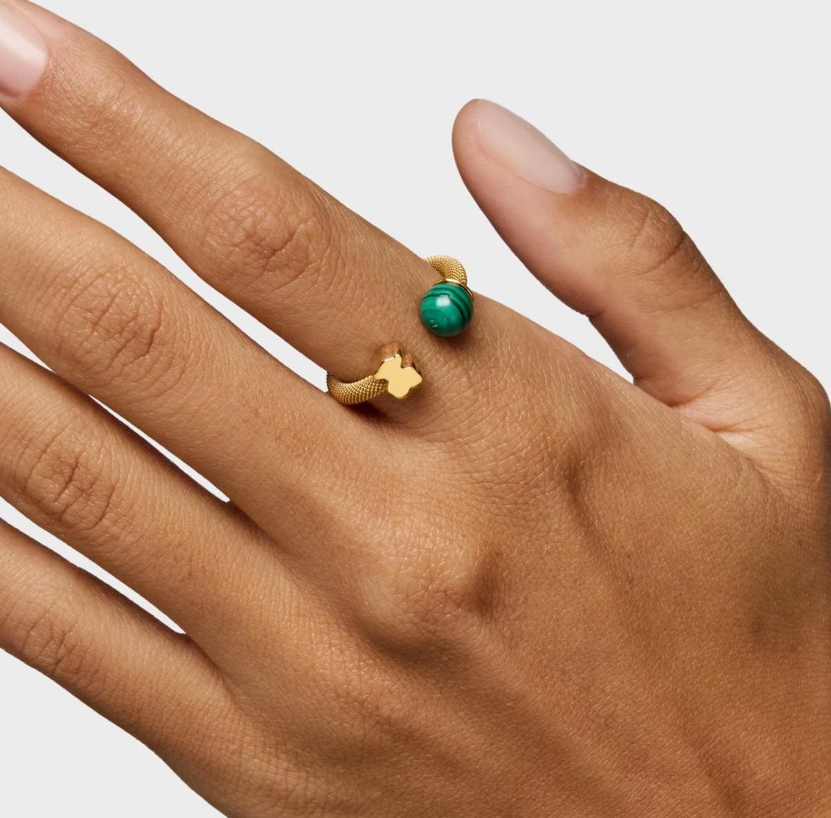 Anillo abierto de acero dorado y malaquita Icon Mesh