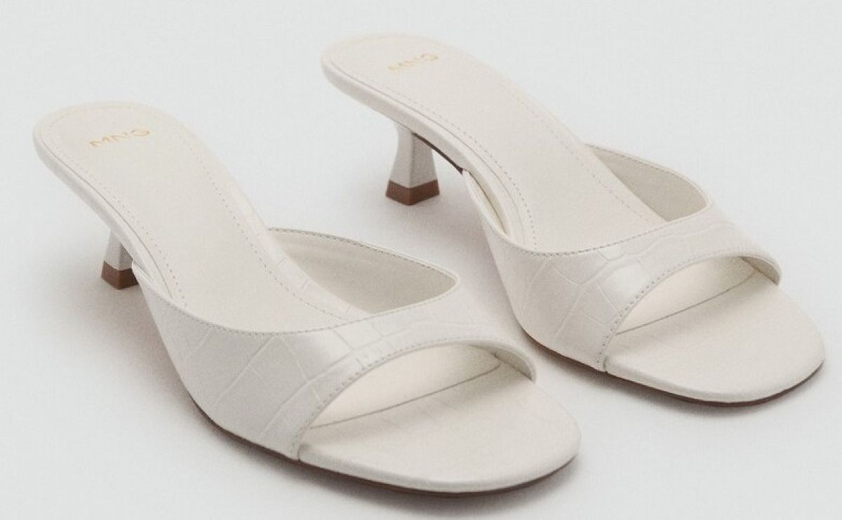 Sandalia tacón kitten de Mango