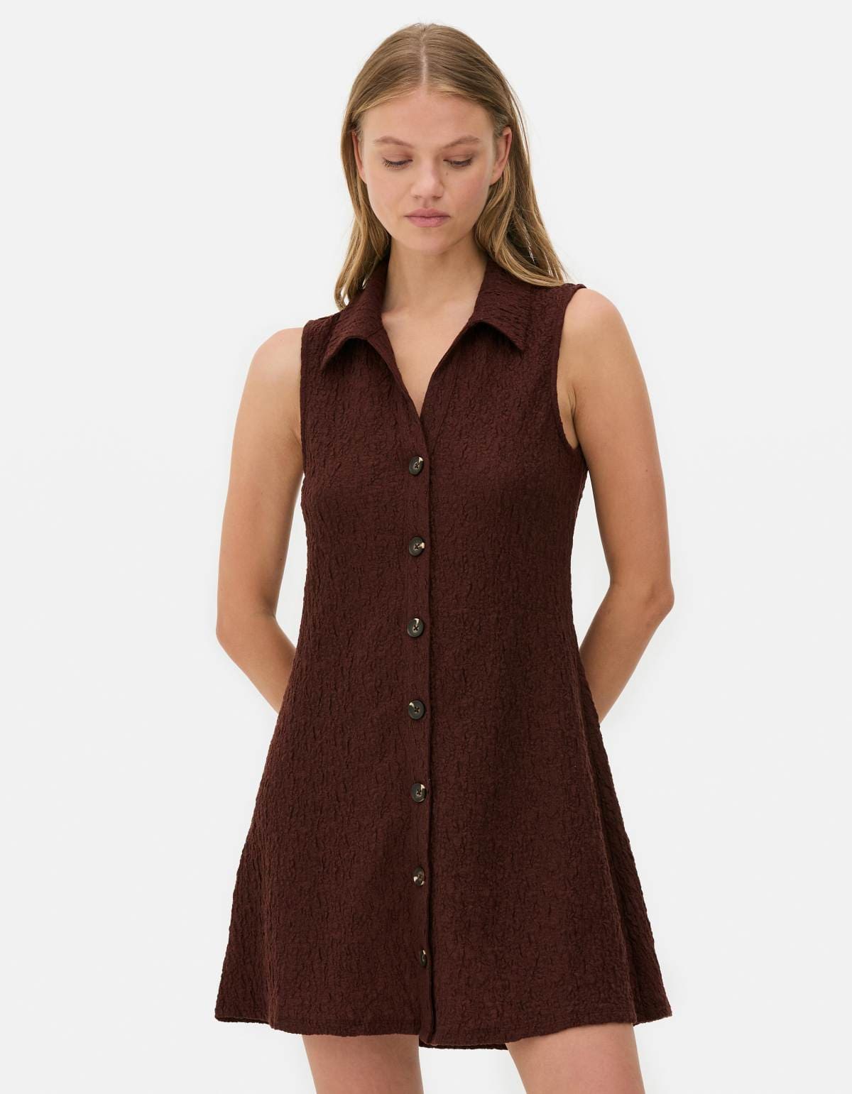 Vestido corto texturizado con cuello Primark