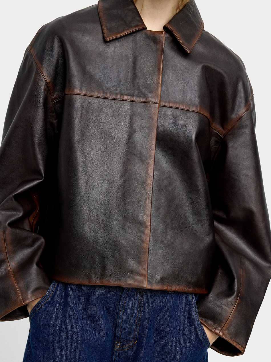 Chaqueta de piel con pespuntes de Parfois