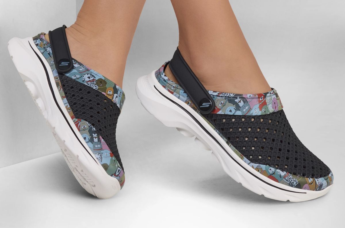 Sandalias Skechers Foamies GO WALK 7 - Puppy Party de color negro