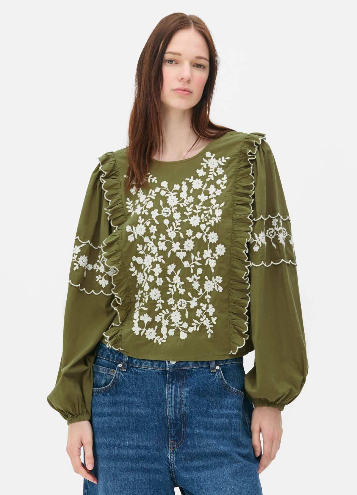 Blusa con manga abombada bordada de Primark