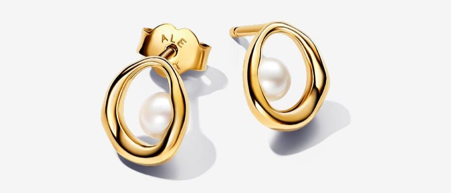 Pendientes Ovalados Forma Orgánica y Perla Cultivada de Agua Dulce de Pandora