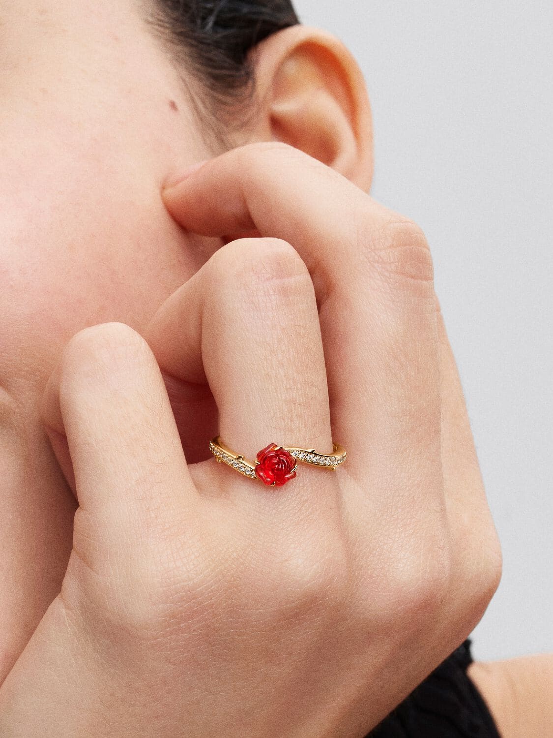 El nuevo anillo rosa encantada de La Bella y la Bestia de Disney de Pandora
