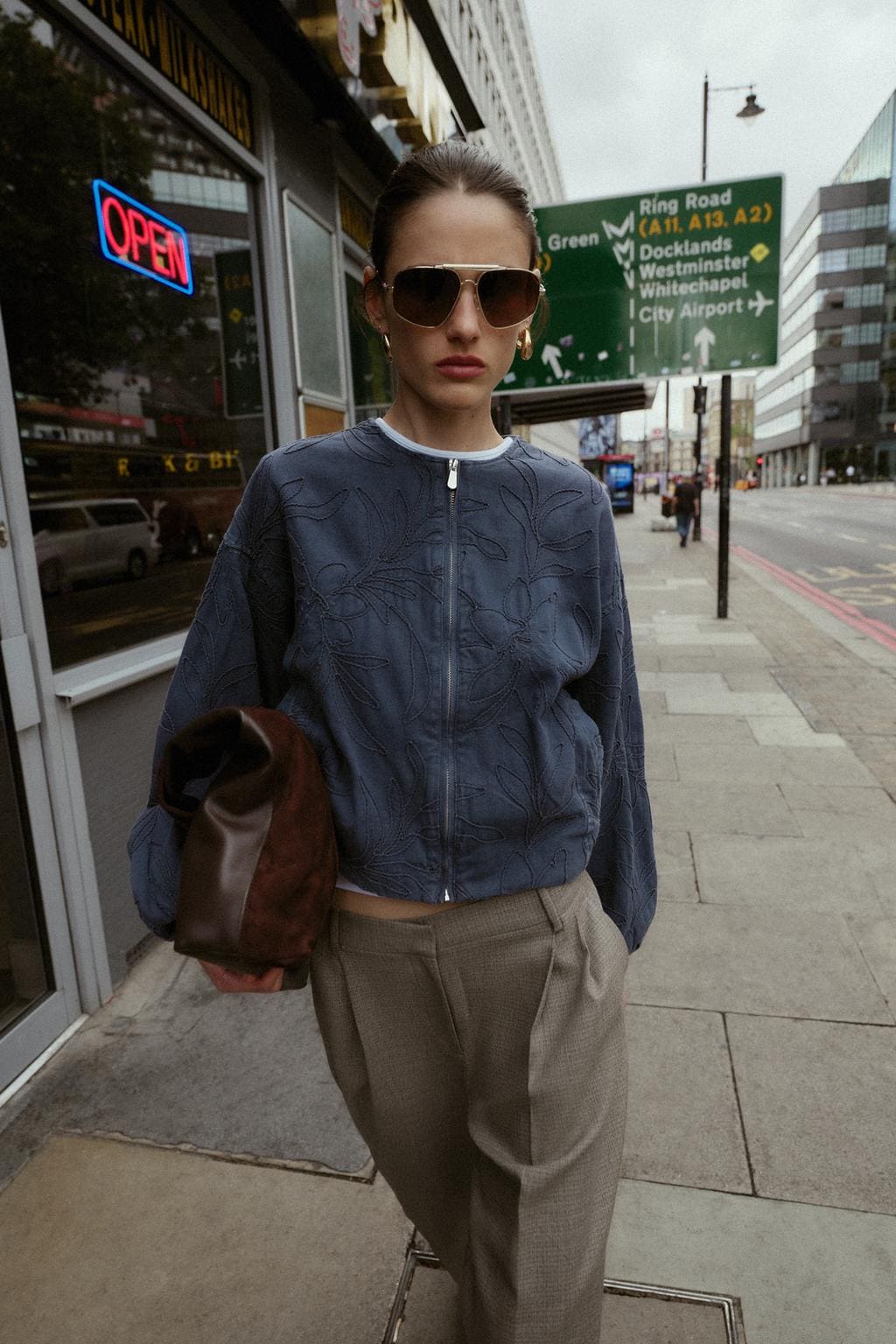 Cazadora con bordados