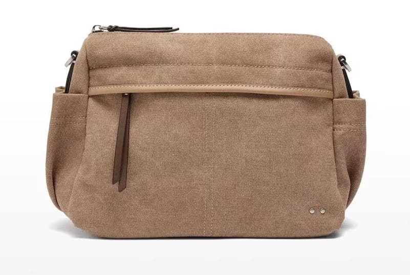 Bandolera con varios compartimentos y cierre de cremallera en liso