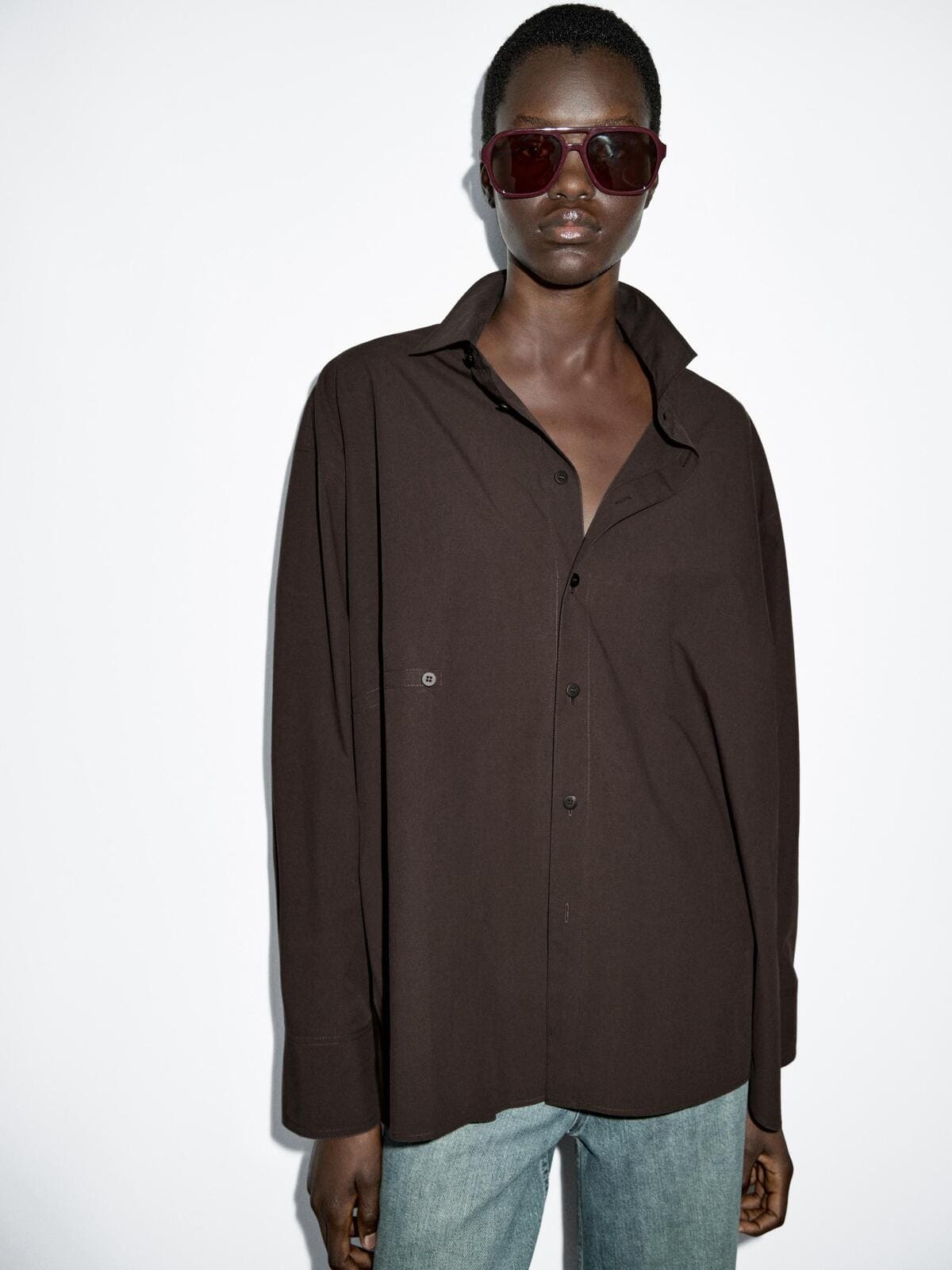 Camisa de popelín con botonadura asimétrica