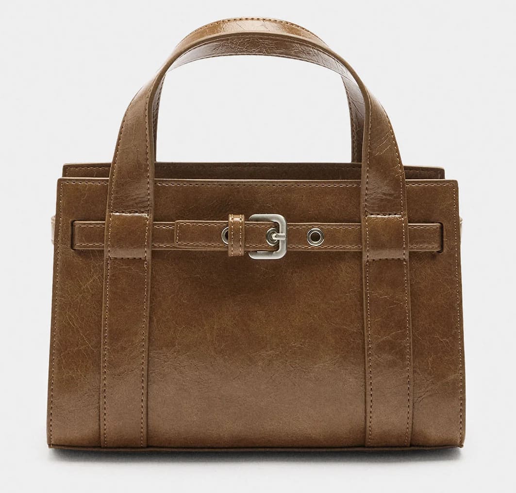 El nuevo bolso tote con hebilla en color camel de Parfois