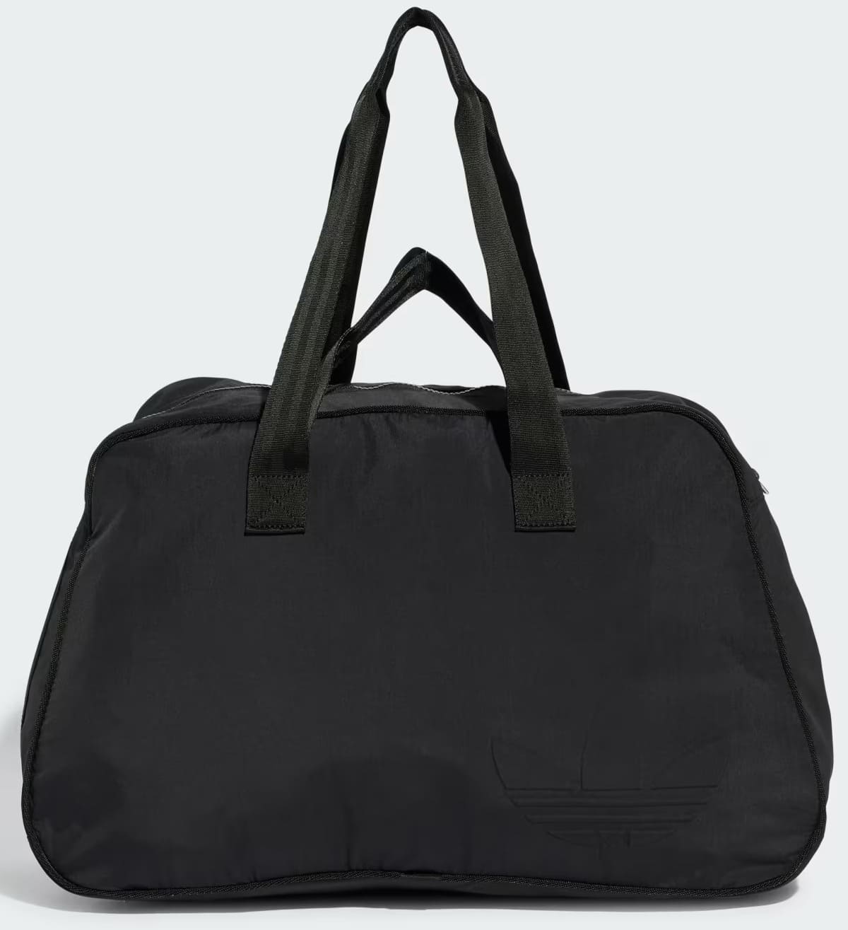 El bolso bowling en color negro de Adidas