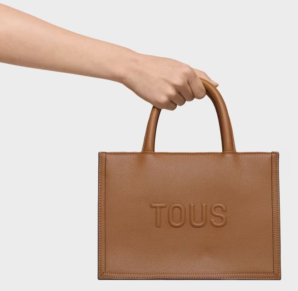 El nuevo bolso shopper mediano en color camel Tous Brenda