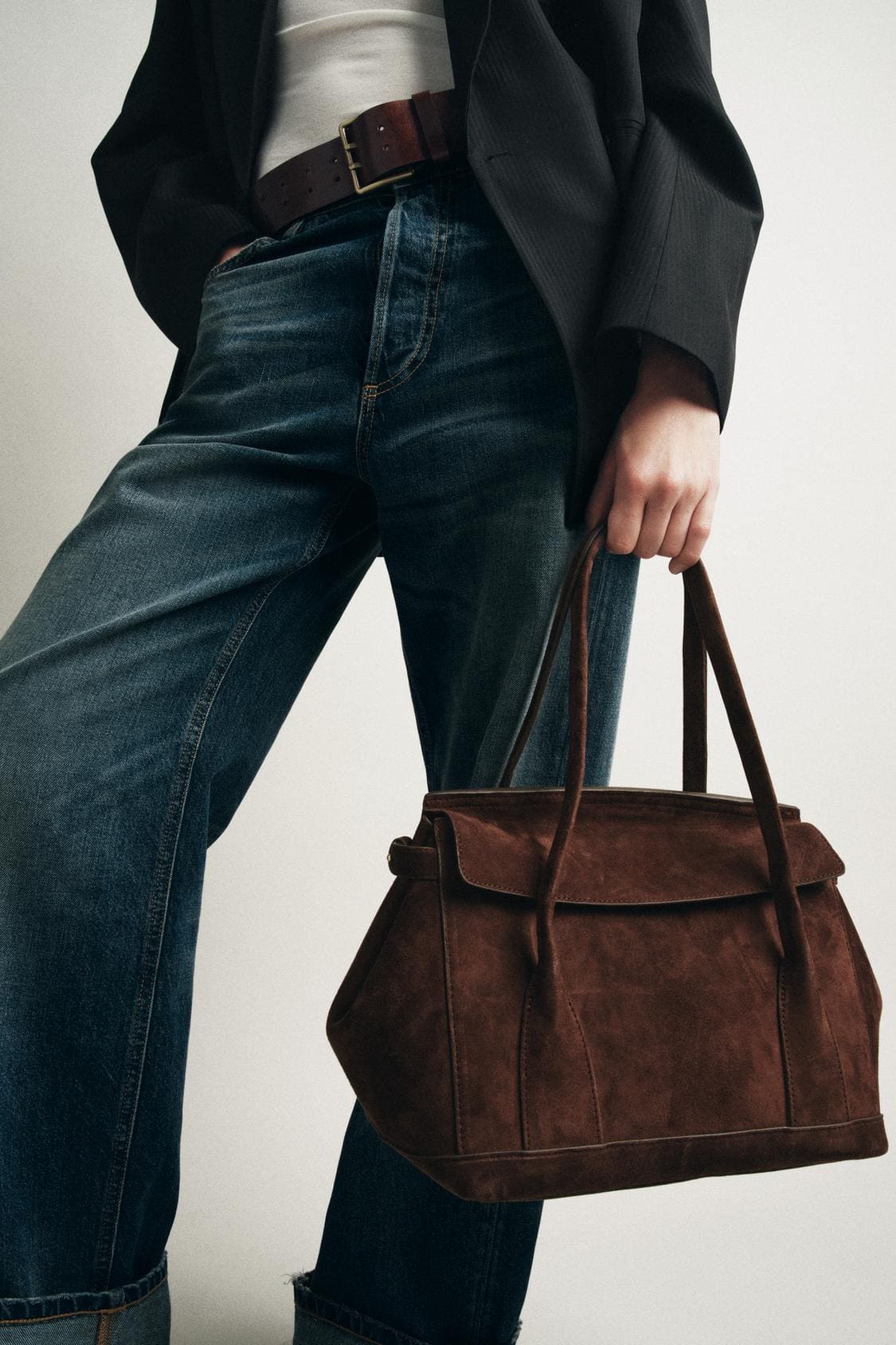 El nuevo bolso city bag de piel en color marrón de Zara