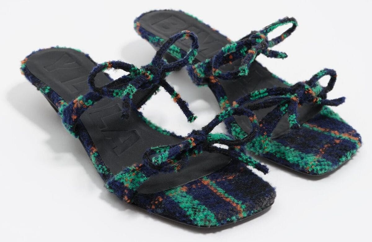 Las nuevas sandalias con tacón bajo y lazos de Bimba y Lola