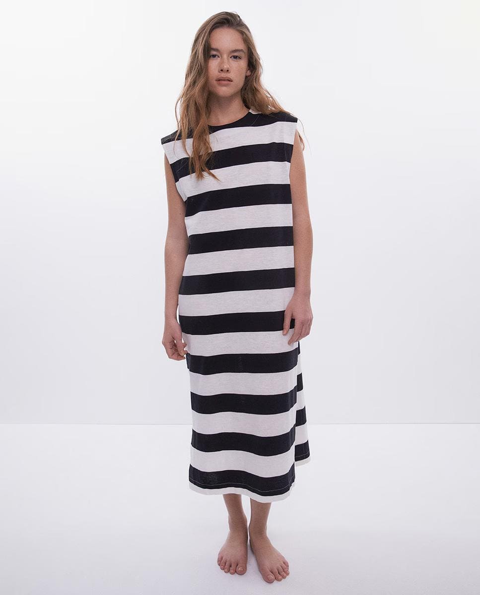 Vestido largo con estampado de rayas