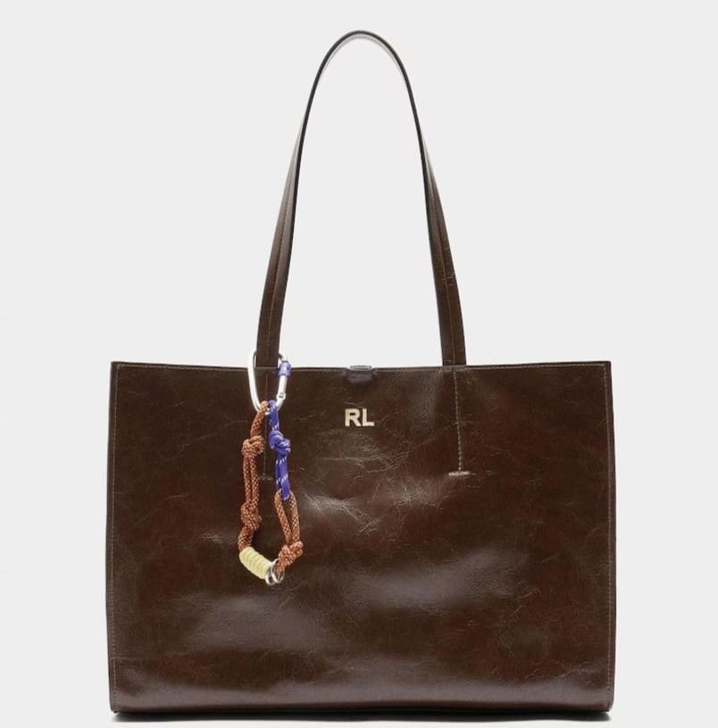 Bolso de hombro estilo shopper abierto con llavero extraíble