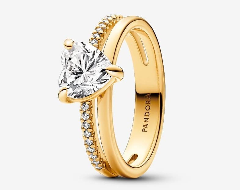 Anillo con un recubrimiento de oro de 14k Corazón Doble Brillante de Pandora