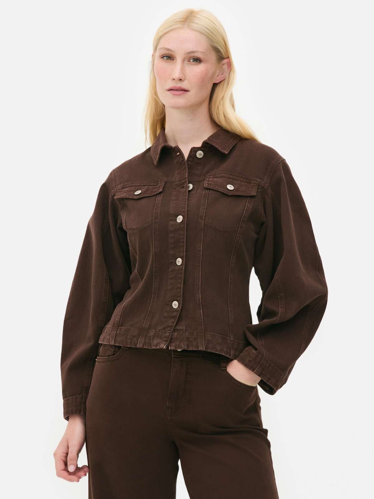 Chaqueta vaquera ceñida a la cintura de Primark