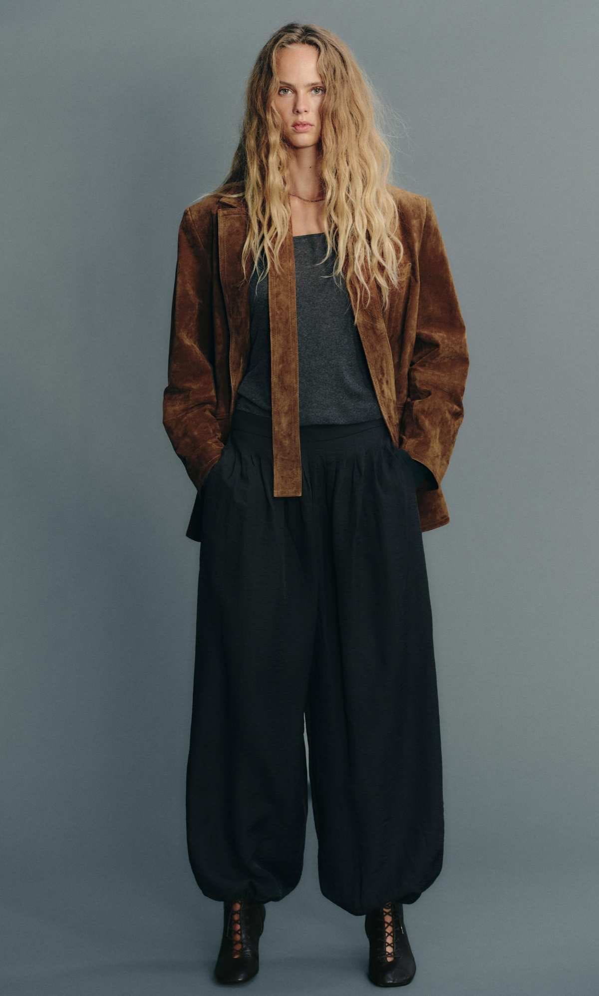 Pantalón fluido bombacho de Zara