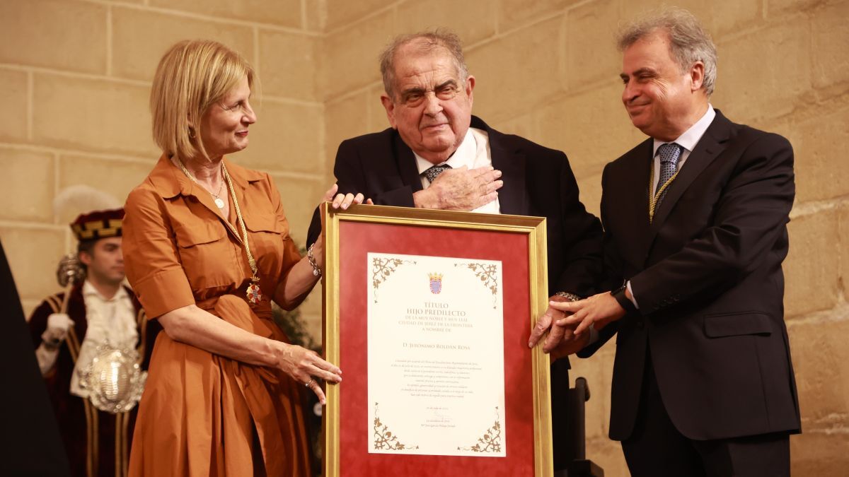 Jerónimo Roldán tras recibir el título de Hijo Predilecto de Jerez  | Cristo García
