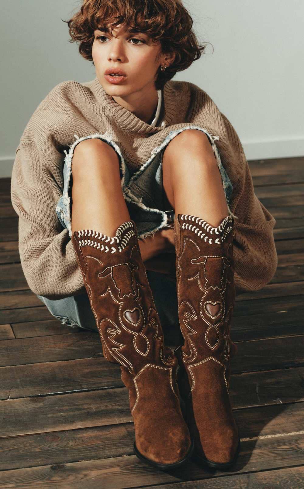 Bota bordados piel de Zara