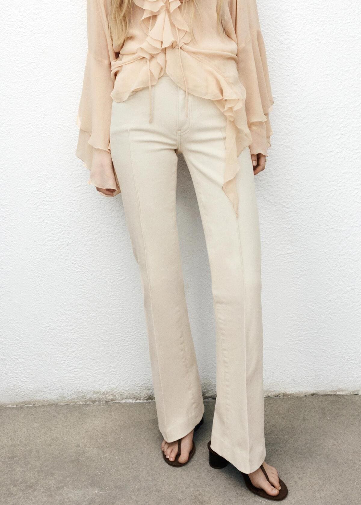 Jeans flare de tiro medio, Mango