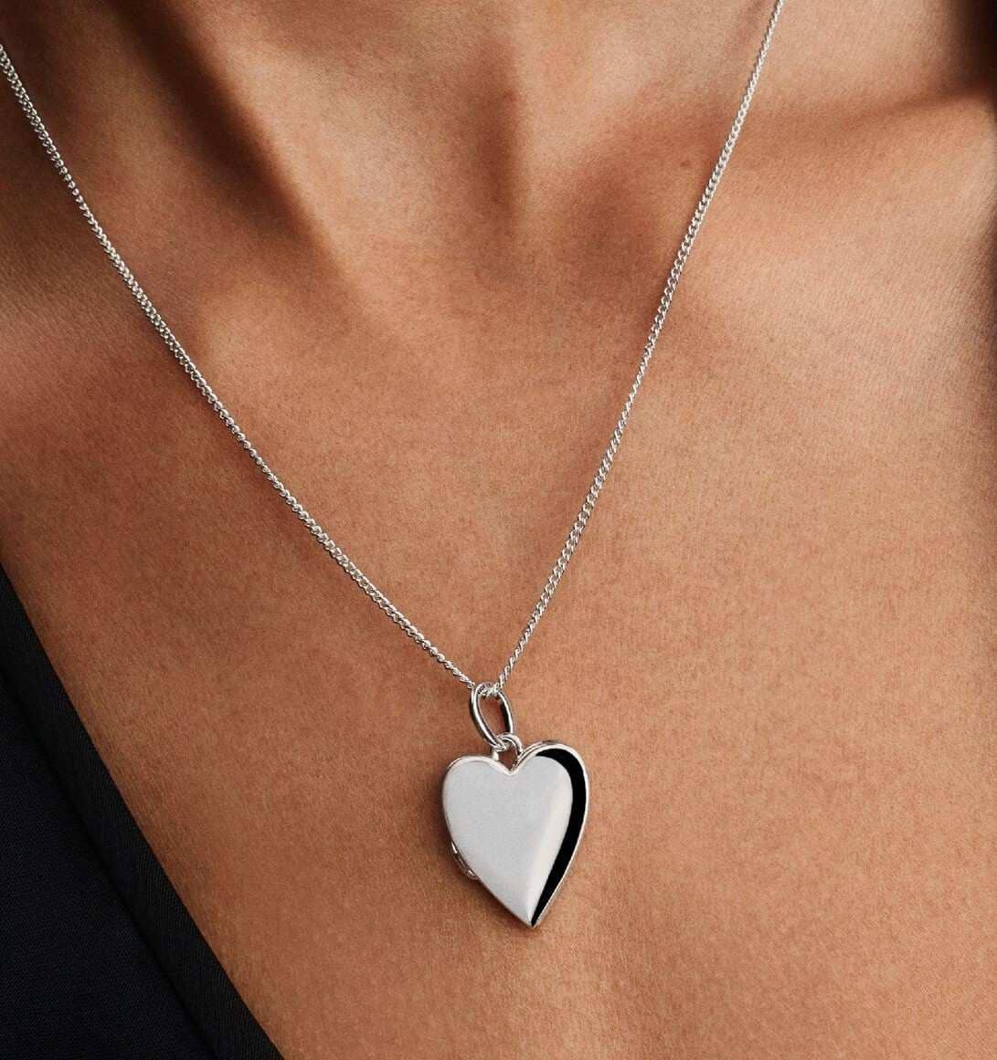 Colgante Etiqueta Corazón Grabable que se abre de Pandora