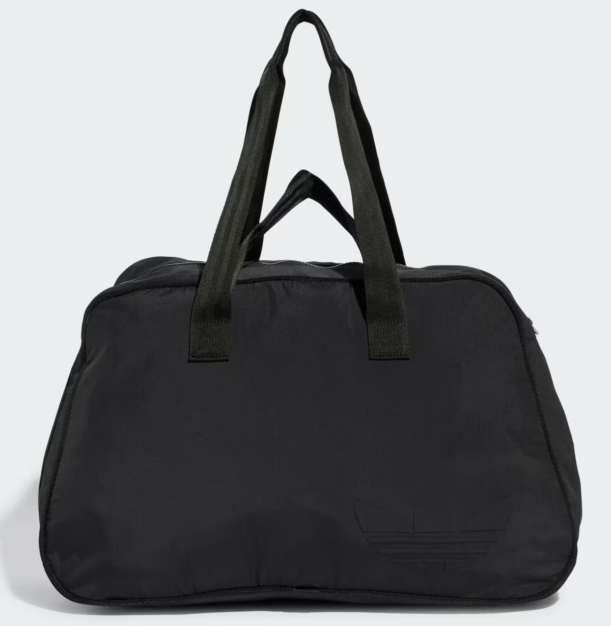 El bolso bowling el color negro de Adidas