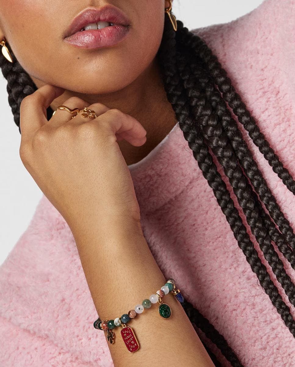 Pulsera elástica Good Vibes con cuatro charms