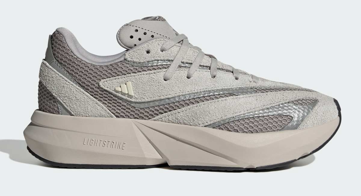 Lightblaze Shoes de Adidas