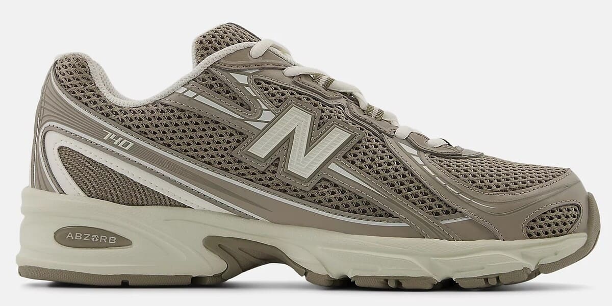 New Balance 740