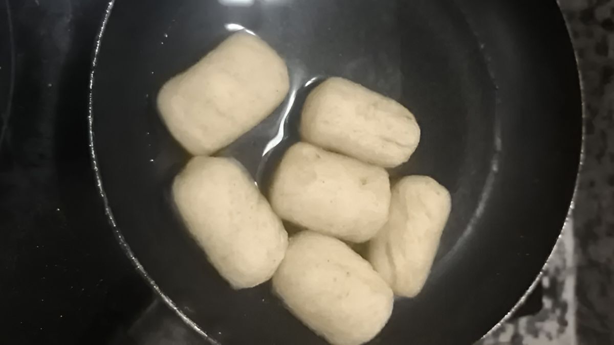 Sartén con las croquetas que iban a ser preparadas para la cena | El MIRA