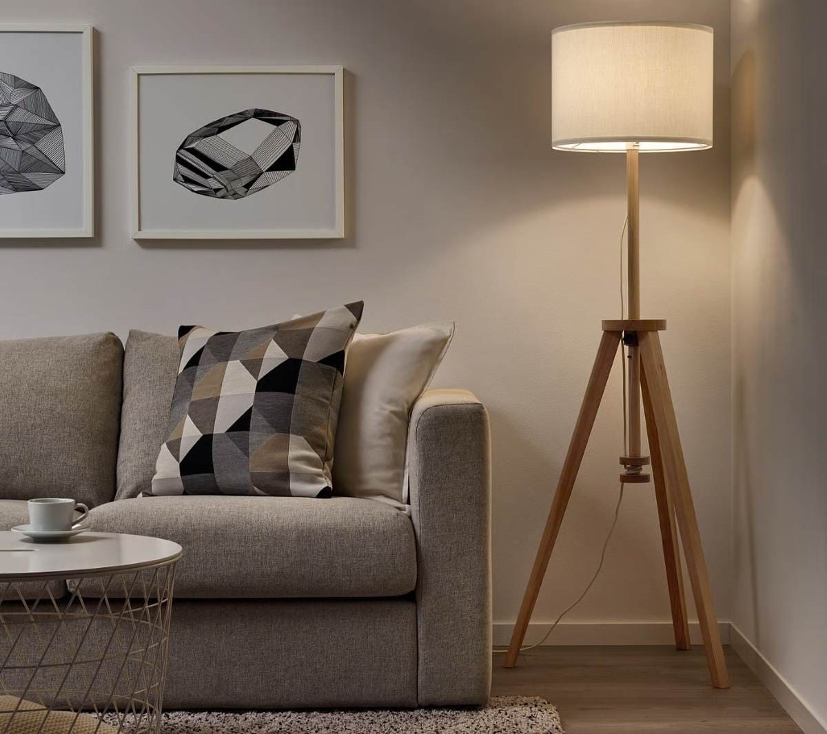 LAUTERS Lámpara de pie de Ikea