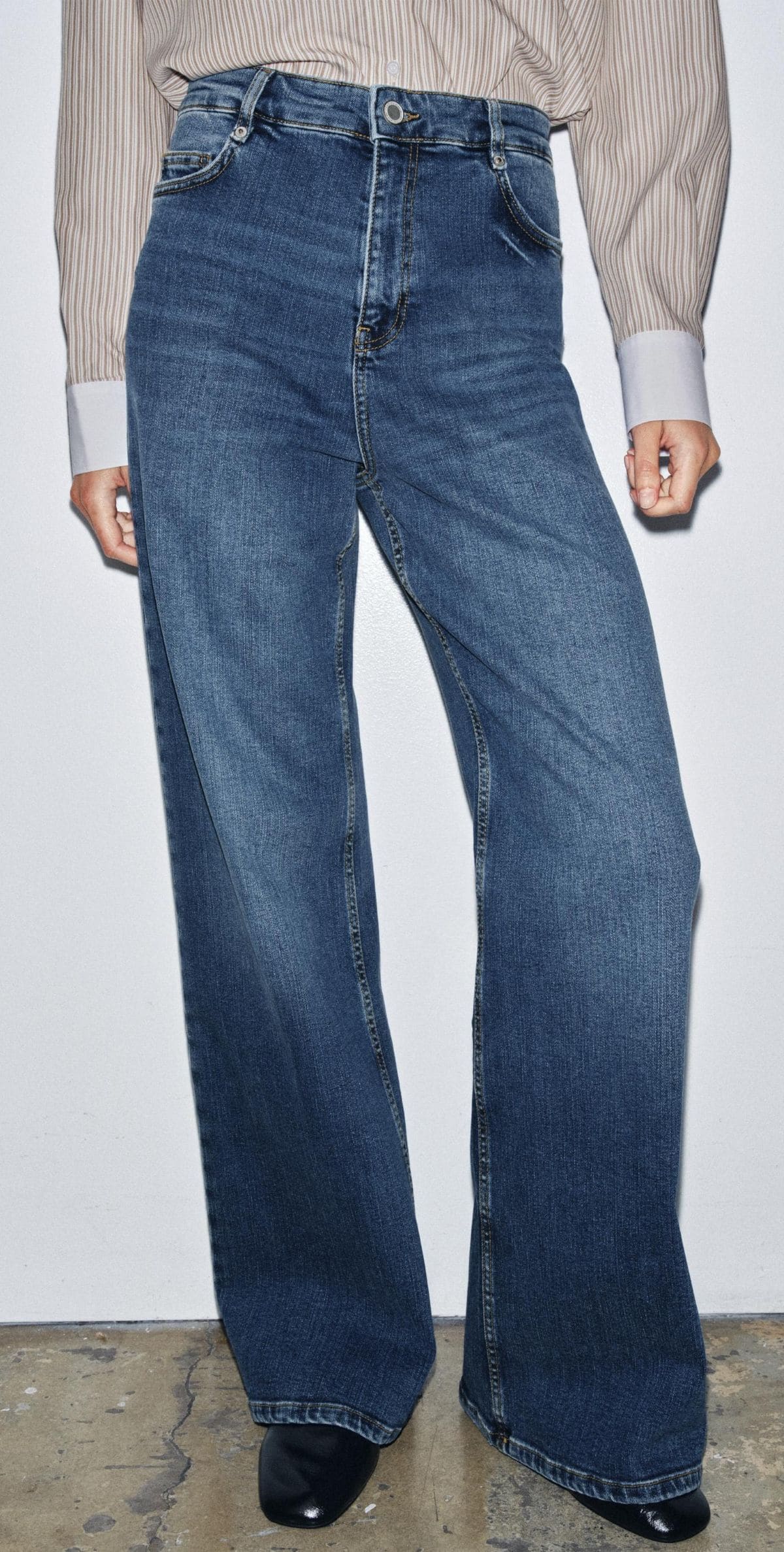 Pantalones ZW Collection wide leg tiro alto de Zara