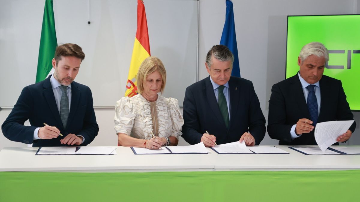 Firma del convenio con el Centro de Innovación y Tecnología para el Desarrollo Empresarial (CITED) | Cristo García