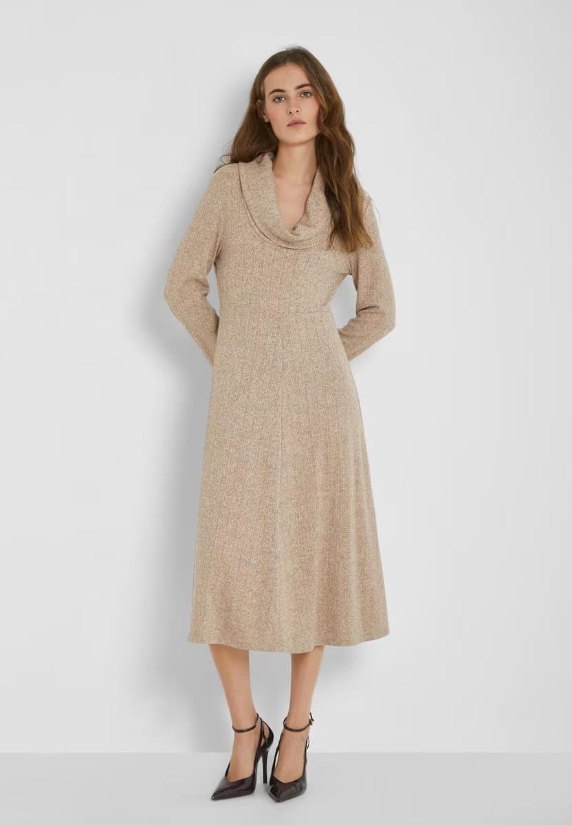 Vestido midi de punto canalé con cuello holgado, Trucco
