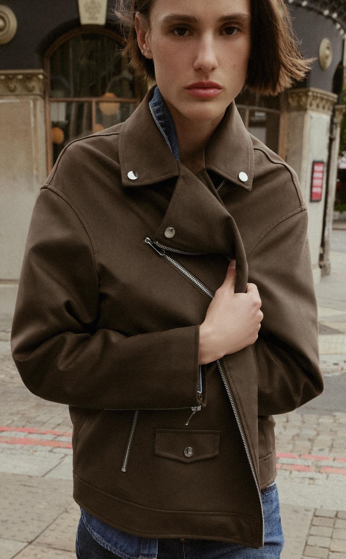 Cazadora biker efecto ante de Zara