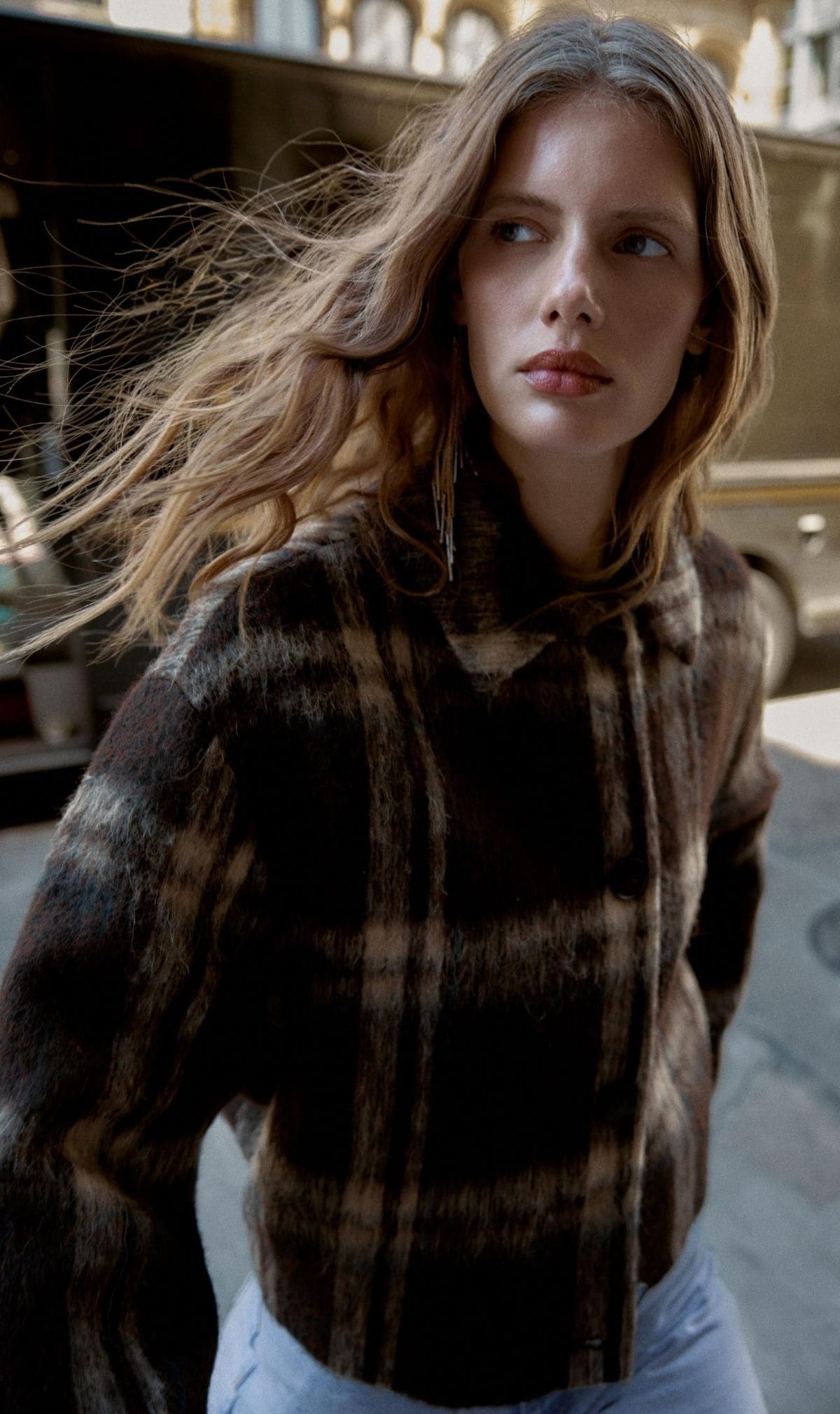 Cazadora de cuadros lana de Zara