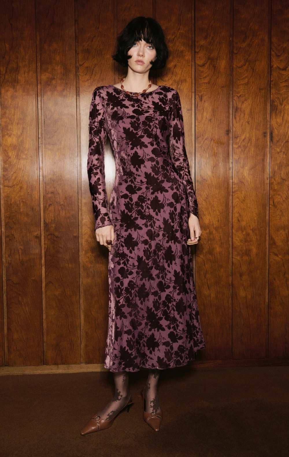 Vestido jacquard floral manga acampanada de Mango