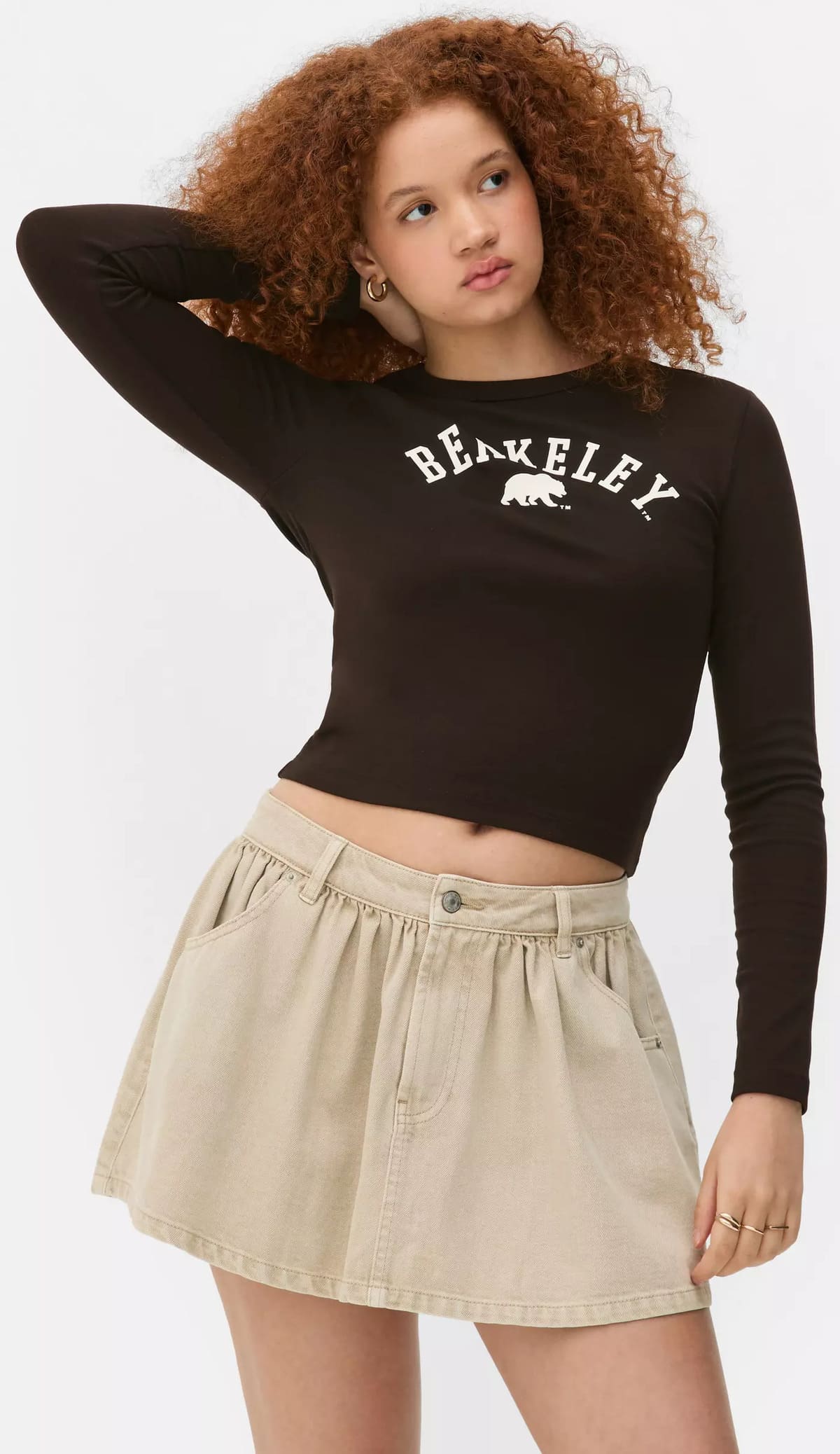 La camiseta corta gráfica de Berkeley en color marrón de Primark