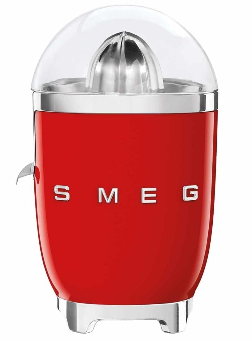 El nuevo exprimidor eléctrico Smeg con estética 50'Style rojo en El Corte Inglés