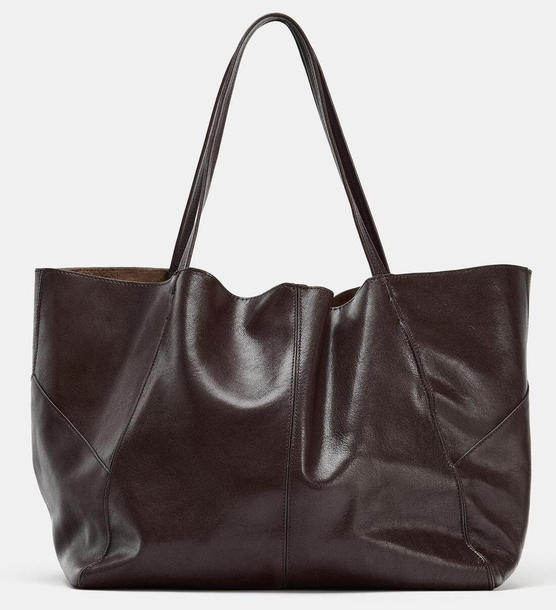 El bolso de piel maxi shopper en color marrón chocolate de Zara