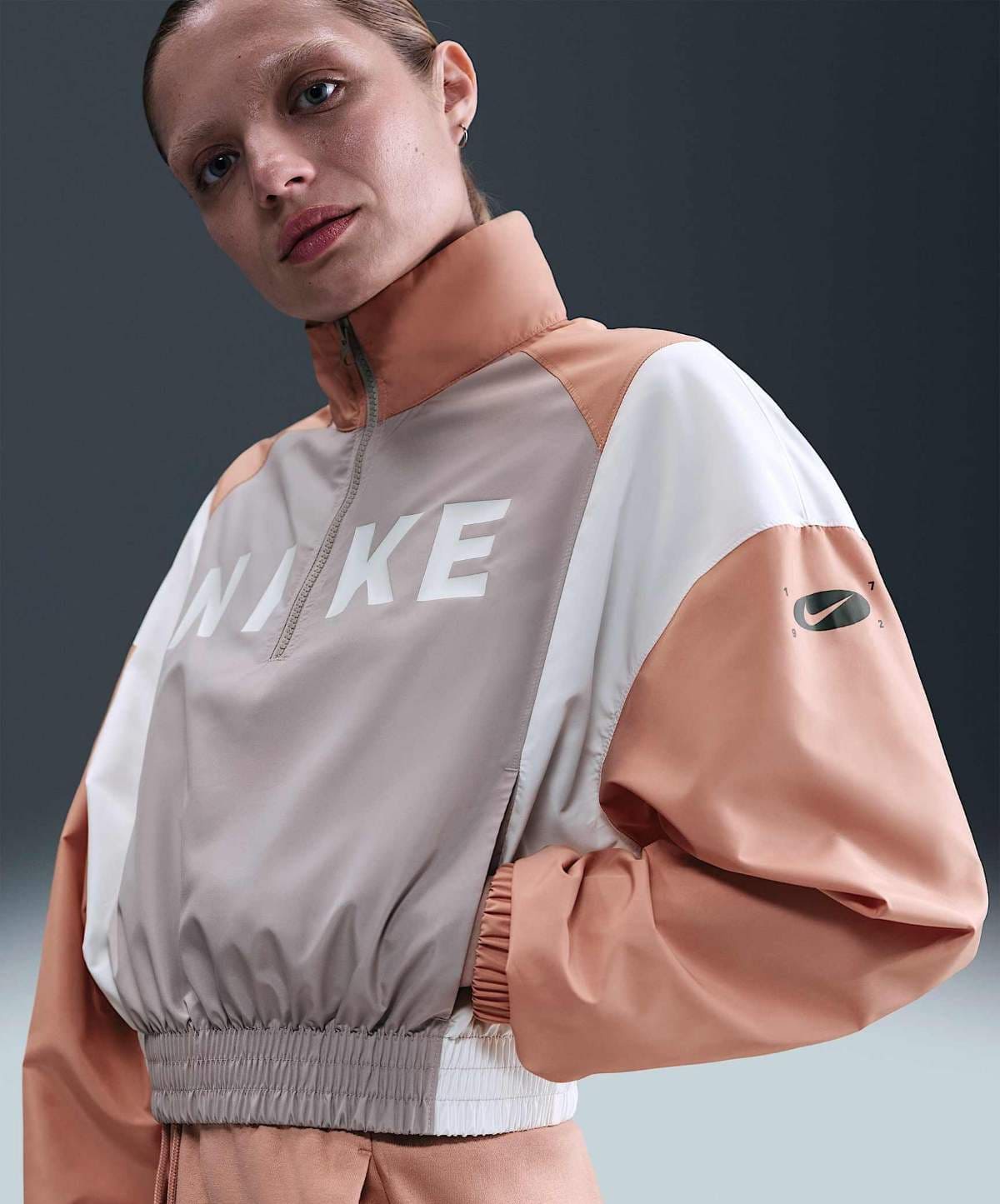 Nike Sportswear chaqueta de tejido Woven ligero con cremallera