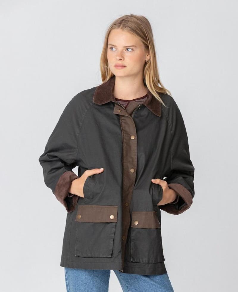 Parka impermeable con cuello de pana