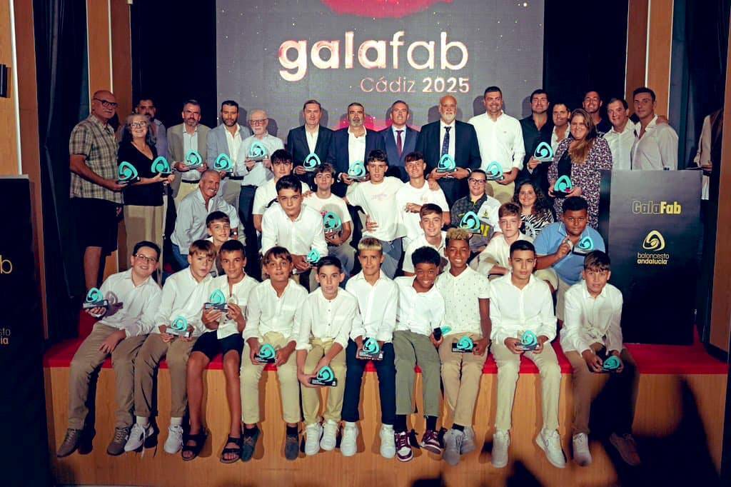 El baloncesto gaditano homenajea a clubes, jugadores y medios en Alcalá de los Gazules