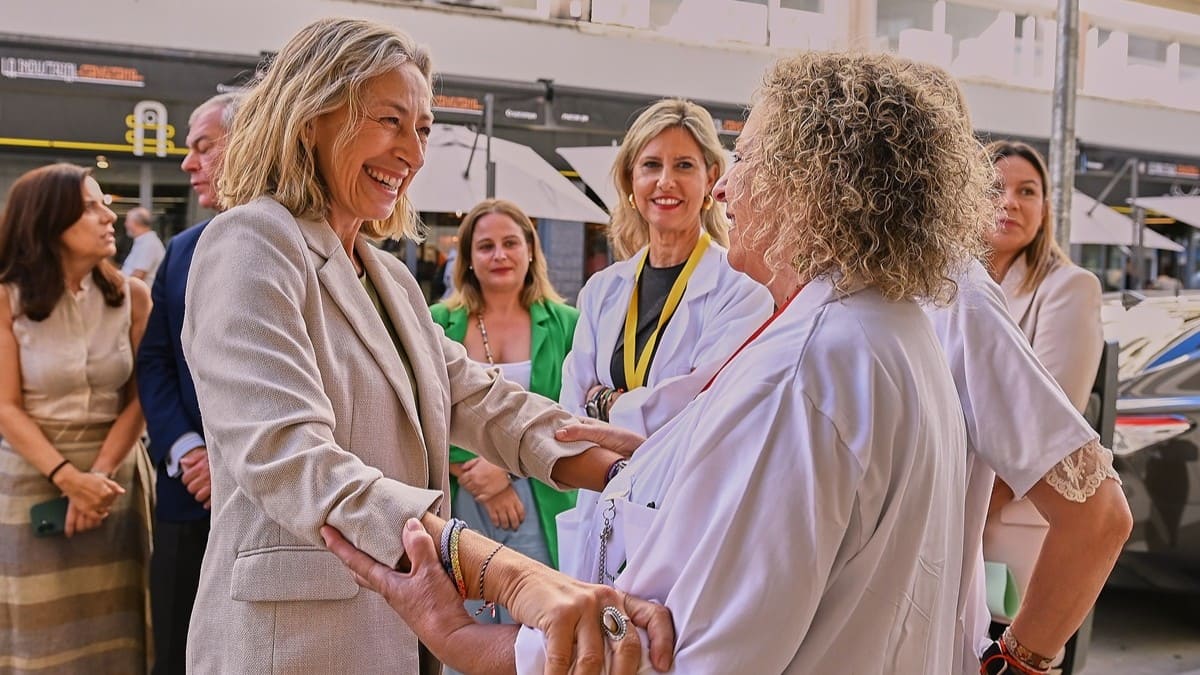 La consejera, poco antes de su visita en Sevilla